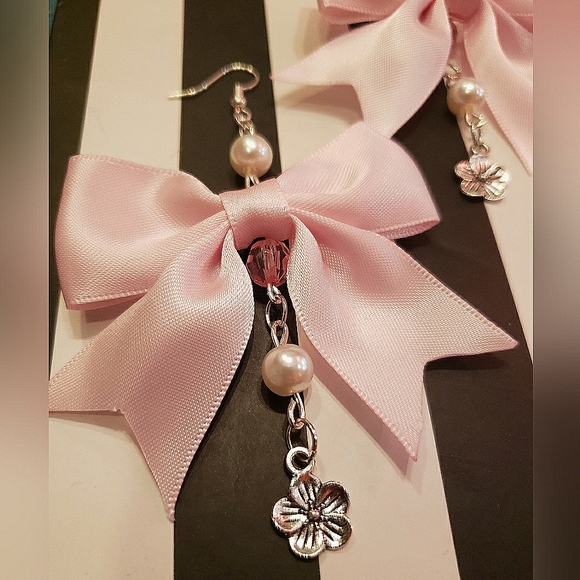 Handmade Cute Bows & Flowers Dangle Earrings - Picture 3 of 5